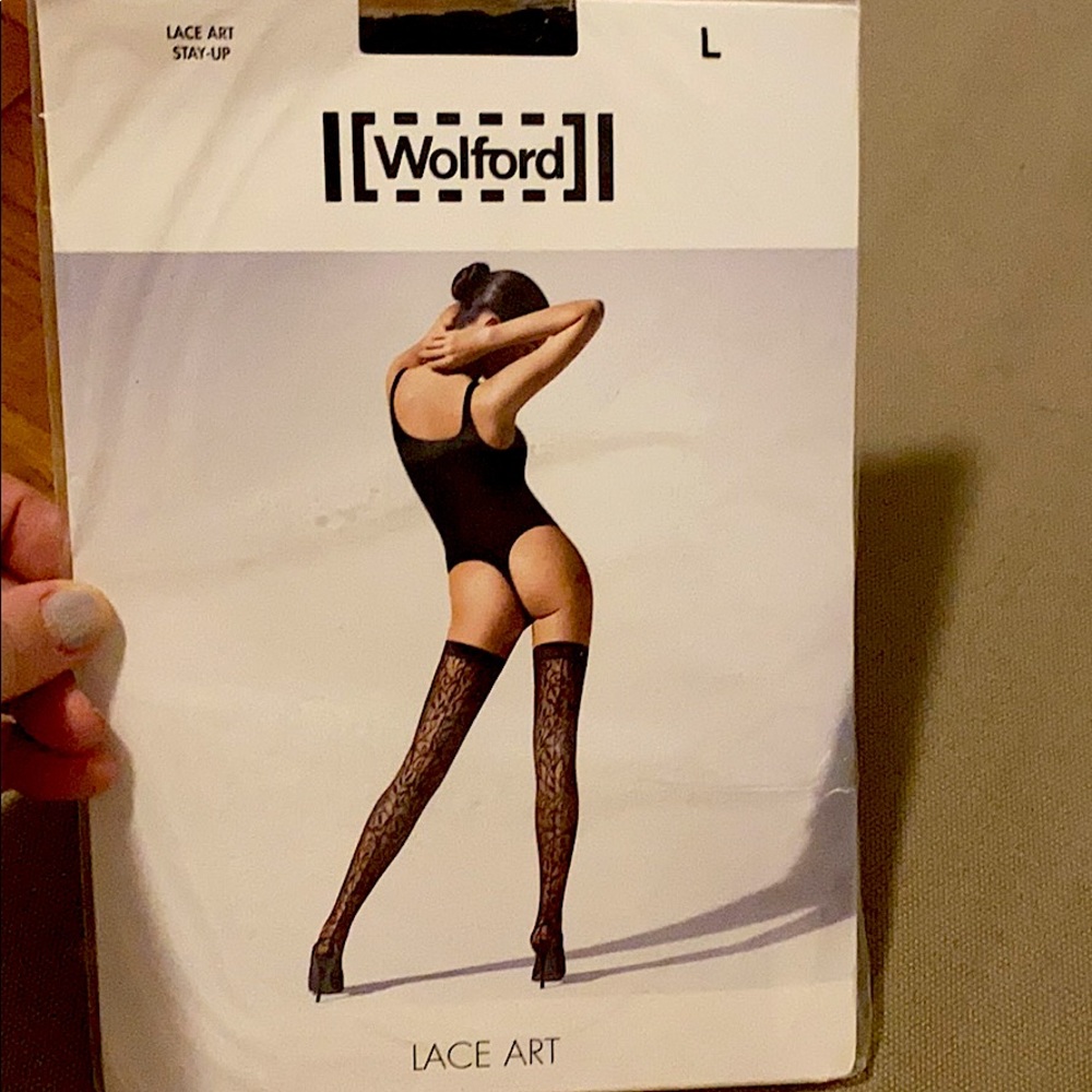 NWT- super rare Wolford lace art thigh highs 🖤